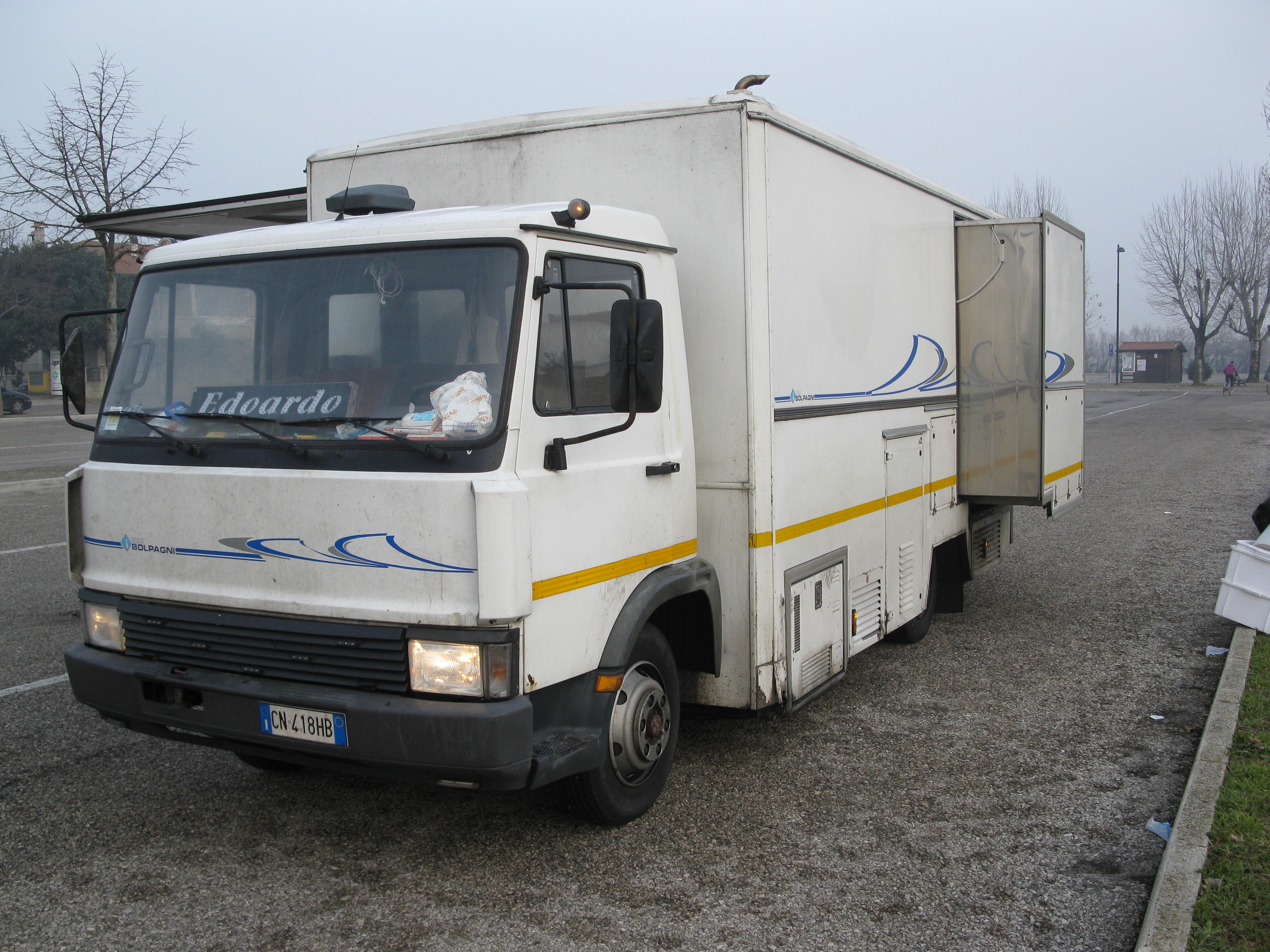 Lorry for fish product transport